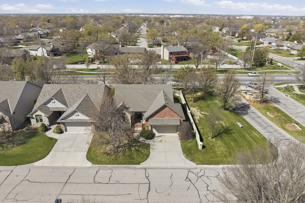 8701 W Northridge Court Wichita KS 67205