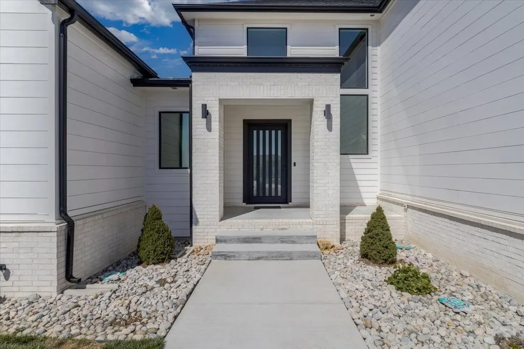237 N Ciderbluff Court Wichita KS 67052