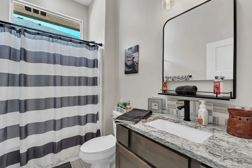 744 N Thornton Court Wichita KS 67235