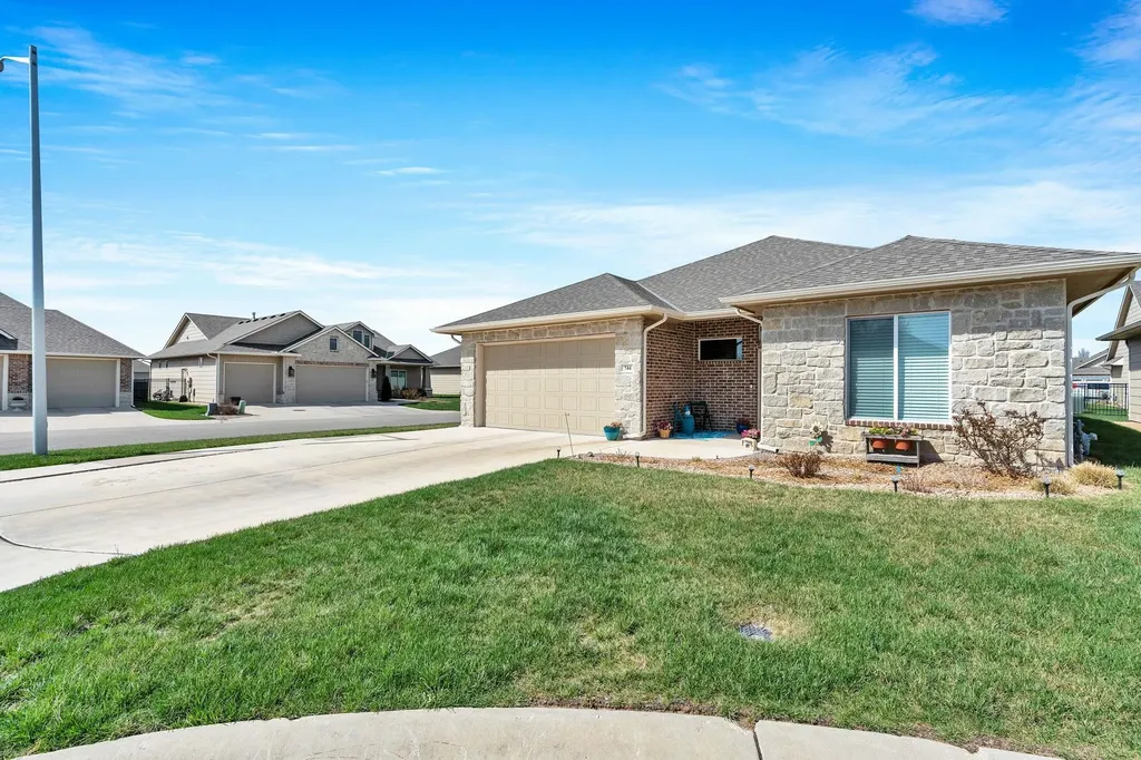 744 N Thornton Court Wichita KS 67235