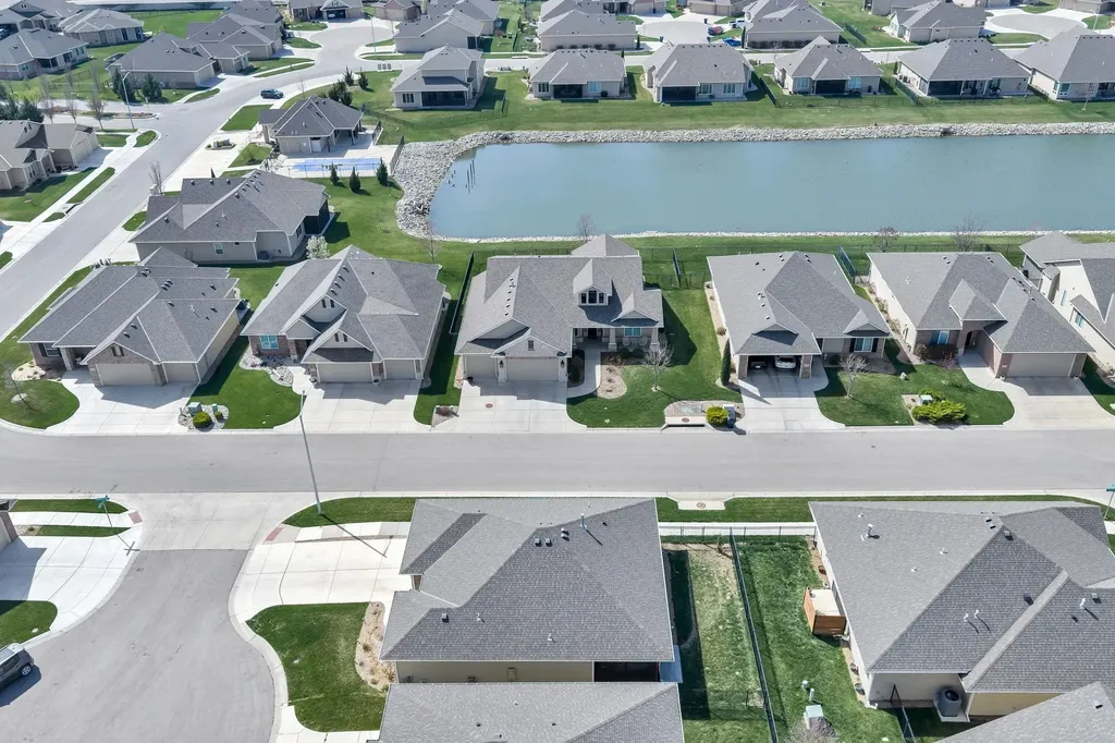 744 N Thornton Court Wichita KS 67235
