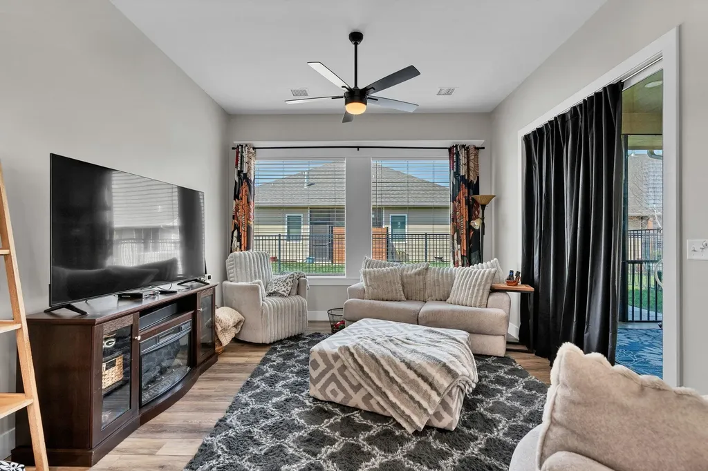 744 N Thornton Court Wichita KS 67235