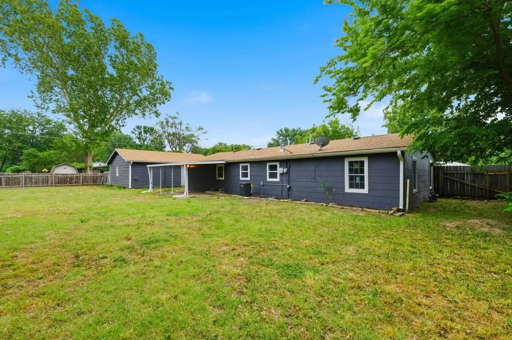 818 W 51st Street S Wichita KS 67217