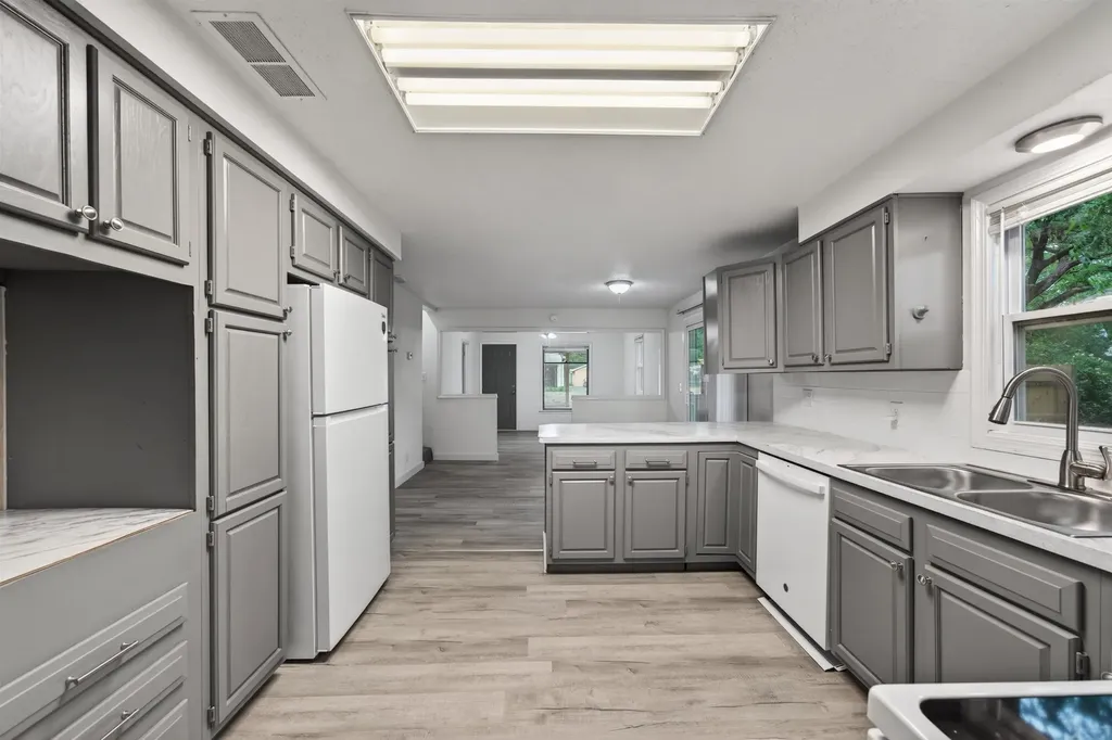 1621 S Waco Wichita KS 67213