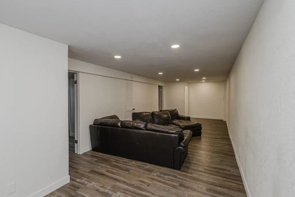 515 E Maywood Wichita KS 67216