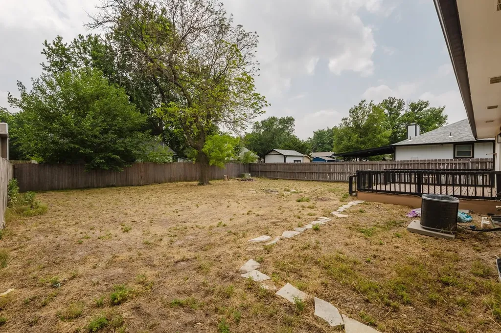 515 E Maywood Wichita KS 67216