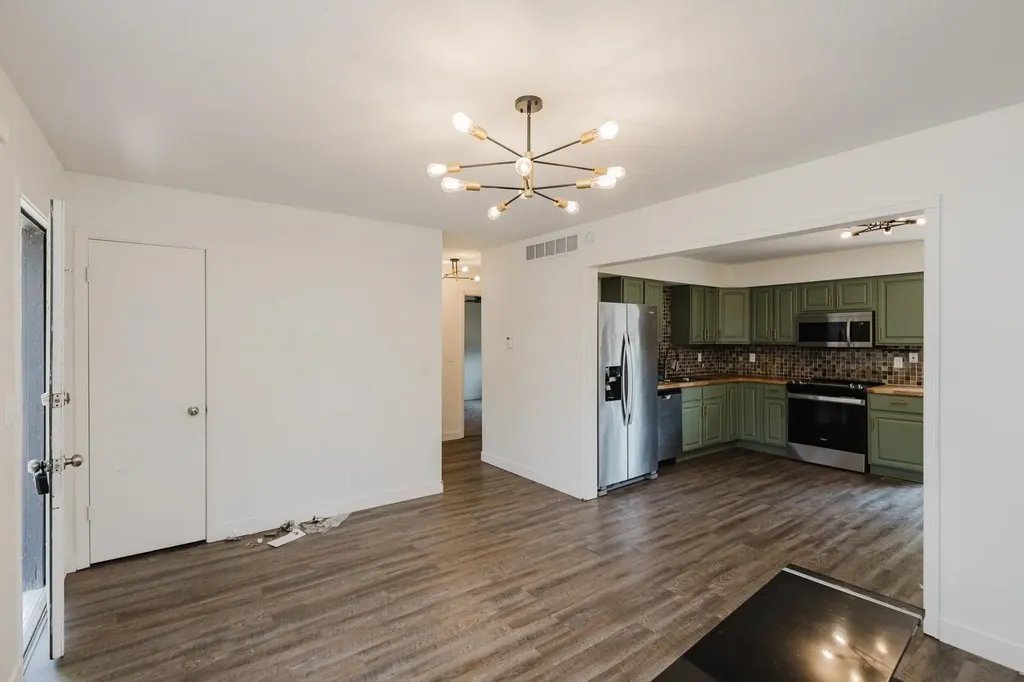 515 E Maywood Wichita KS 67216