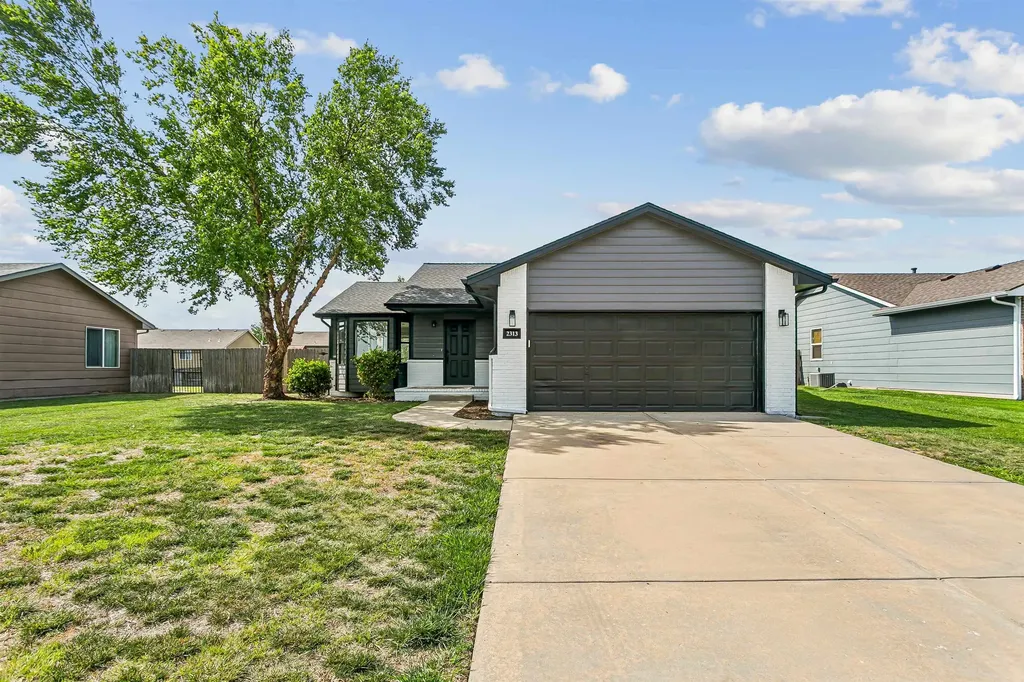2313 E Spring Hill Drive Goddard KS 67052