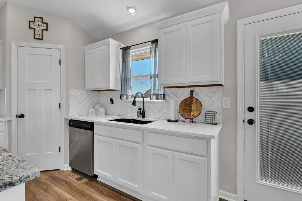 291 W Dusk Drive Rose Hill KS 67133