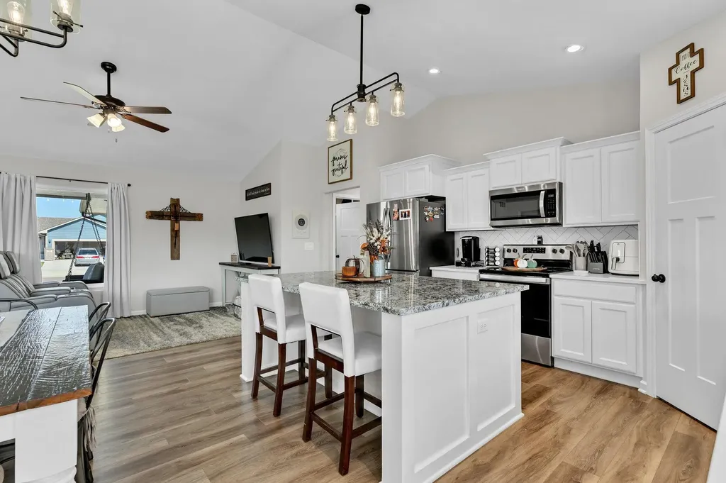 291 W Dusk Drive Rose Hill KS 67133