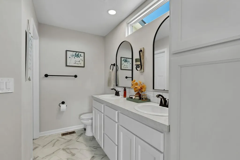 291 W Dusk Drive Rose Hill KS 67133