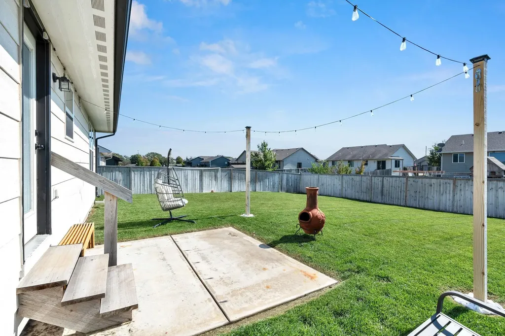 291 W Dusk Drive Rose Hill KS 67133