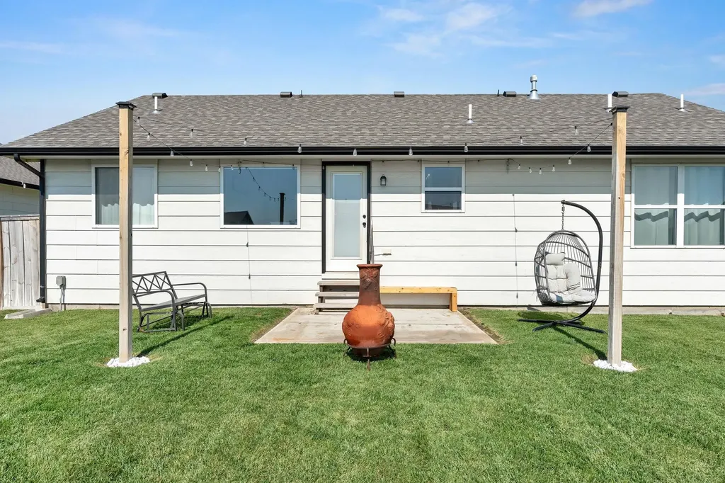 291 W Dusk Drive Rose Hill KS 67133