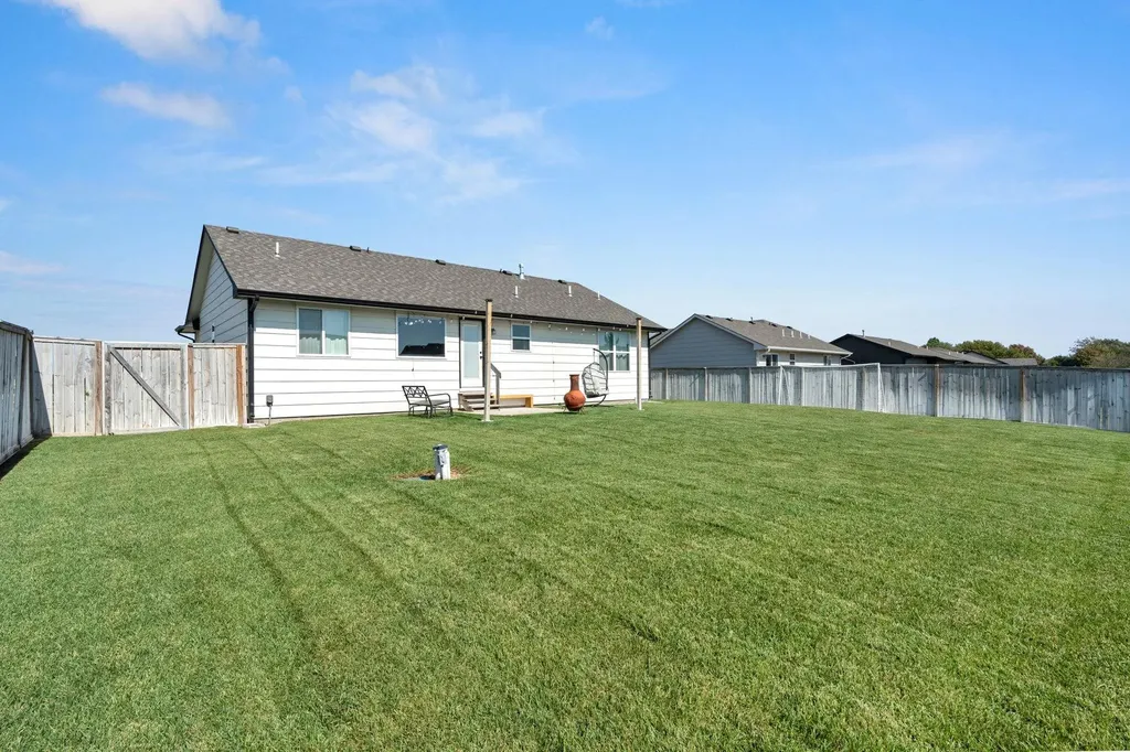 291 W Dusk Drive Rose Hill KS 67133