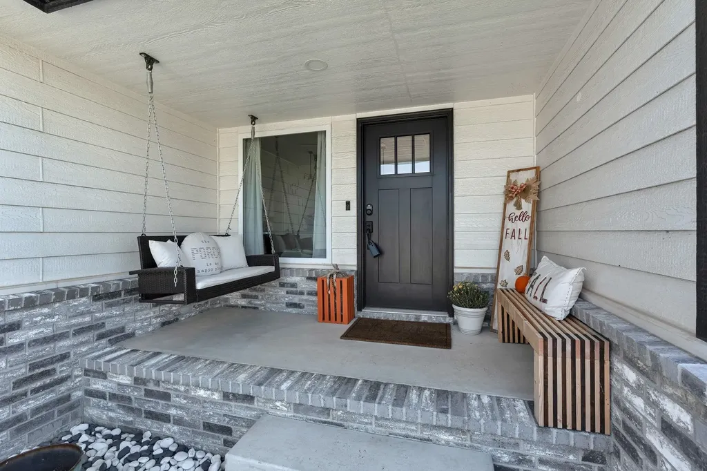 291 W Dusk Drive Rose Hill KS 67133