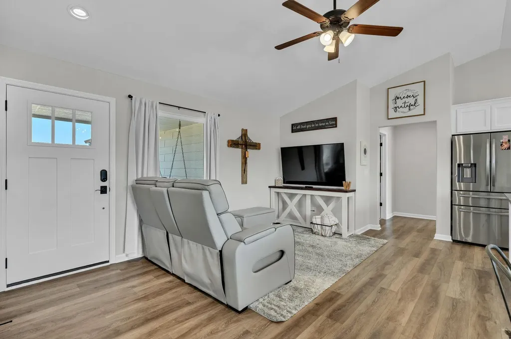 291 W Dusk Drive Rose Hill KS 67133