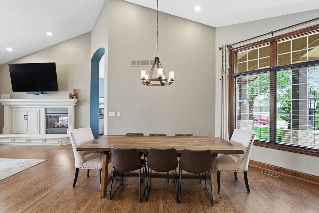 2661 N Bayside Court Wichita KS 67205