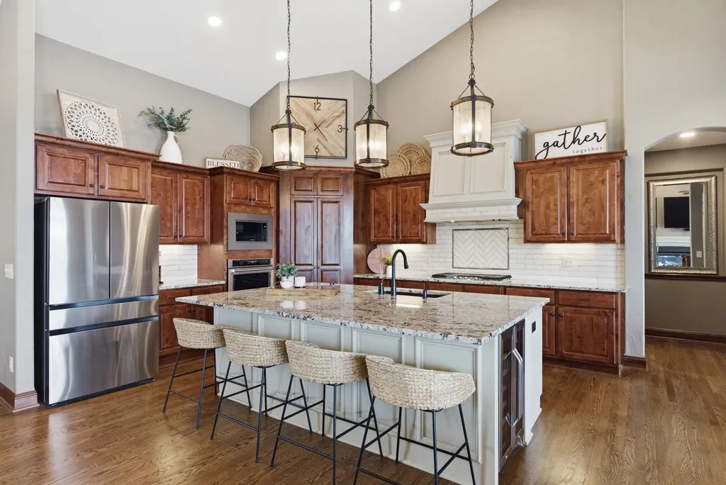 2661 N Bayside Court Wichita KS 67205