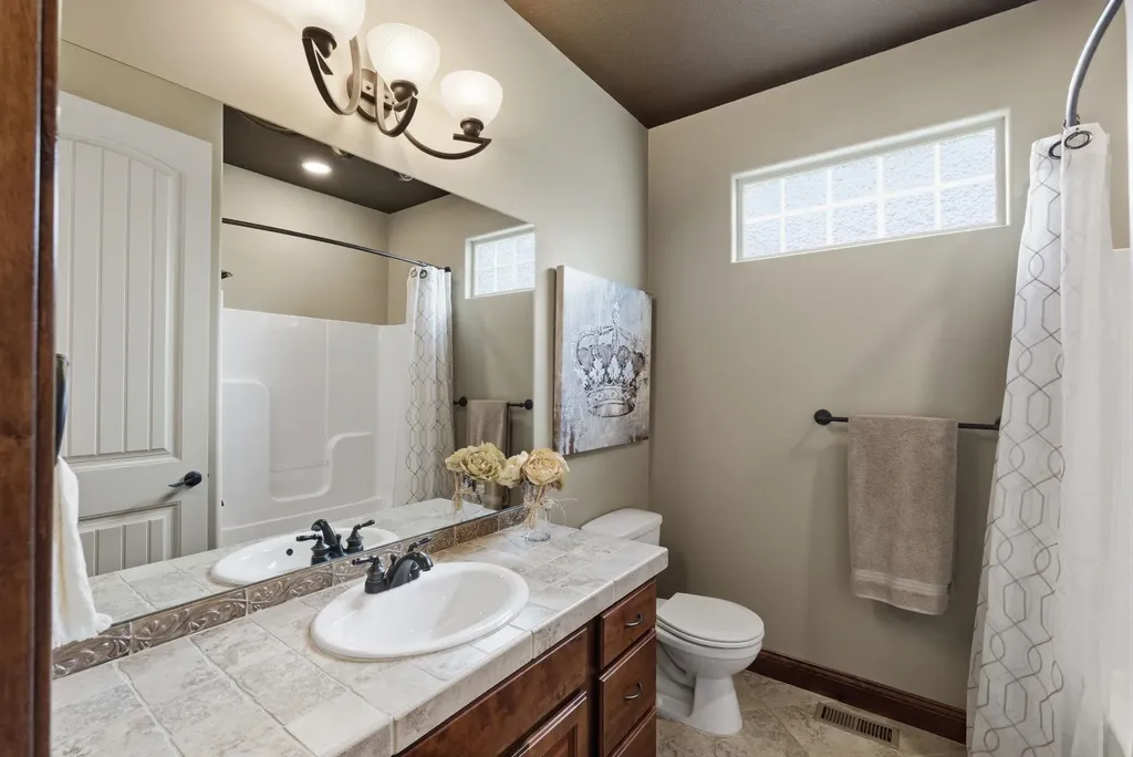 2661 N Bayside Court Wichita KS 67205