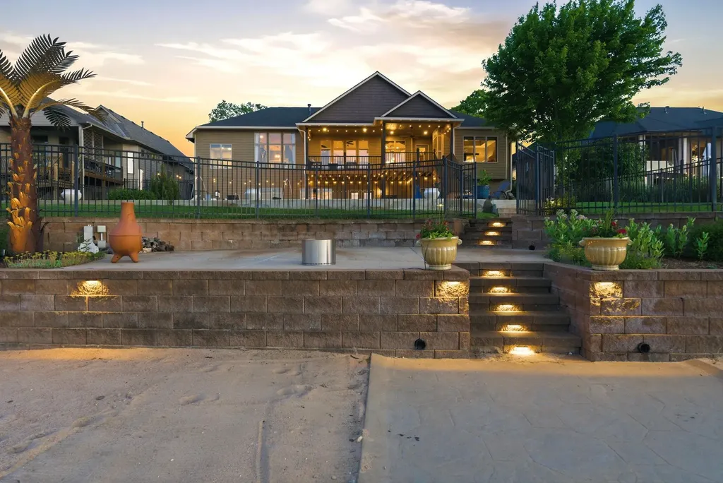 2661 N Bayside Court Wichita KS 67205