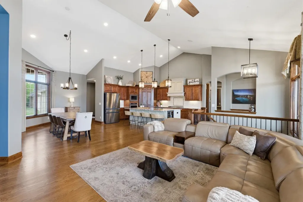 2661 N Bayside Court Wichita KS 67205