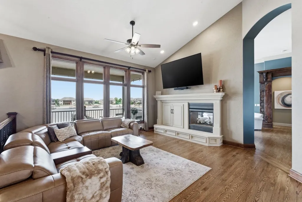 2661 N Bayside Court Wichita KS 67205