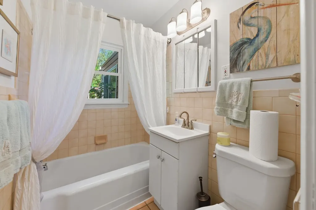 325 N Brookside Wichita KS 67208