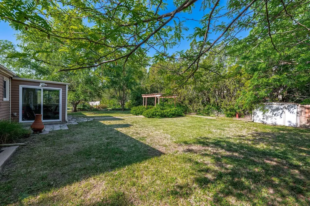 325 N Brookside Wichita KS 67208
