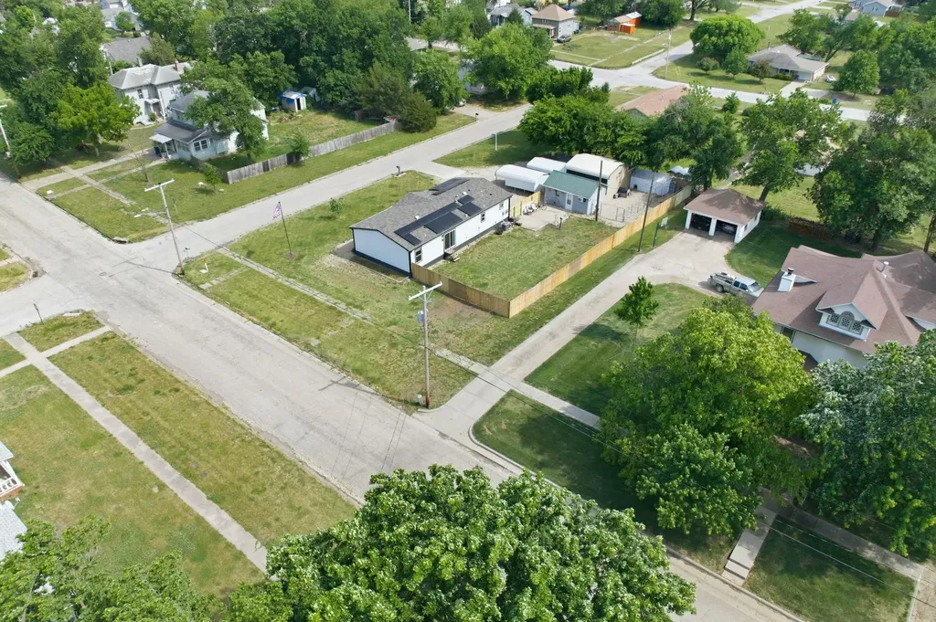 519 E 3rd Street Eureka KS 67045-1903
