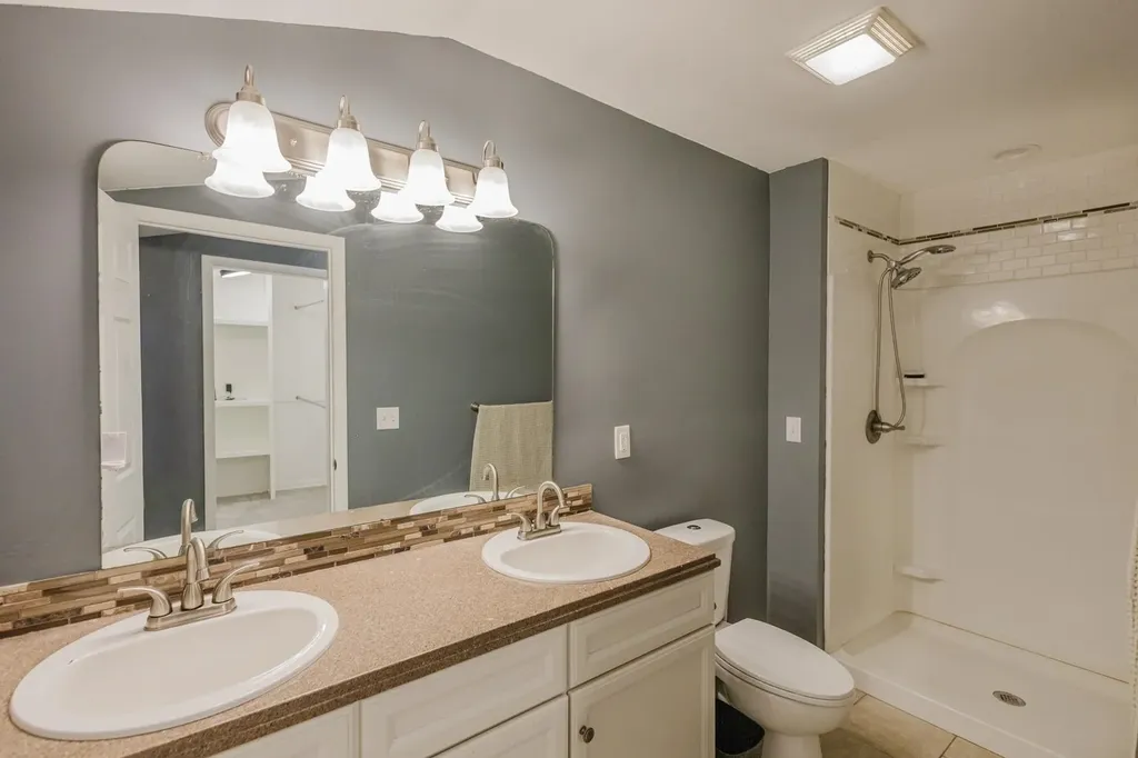 1022 S Wicker Wichita KS 67207