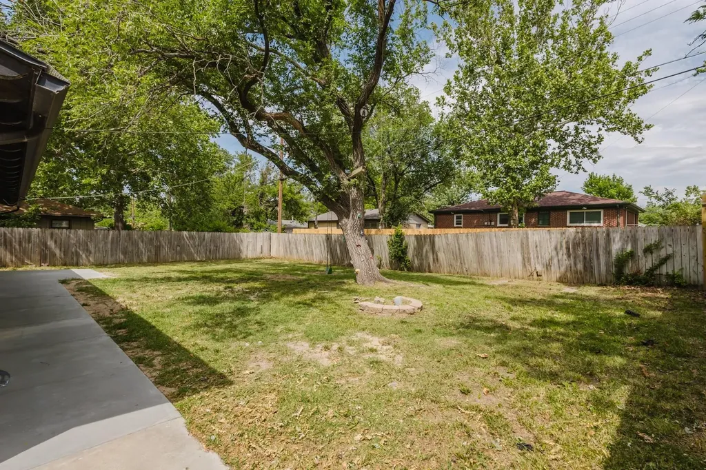 1022 S Wicker Wichita KS 67207
