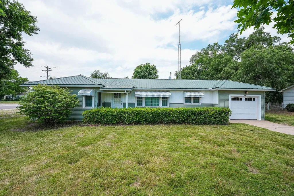 1305 N Country Club Road El Dorado KS 67042