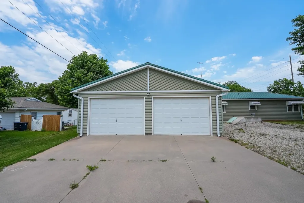 1305 N Country Club Road El Dorado KS 67042