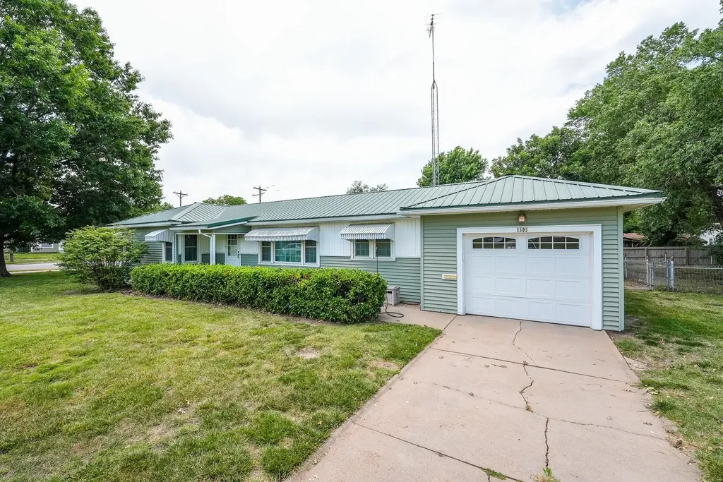 1305 N Country Club Road El Dorado KS 67042