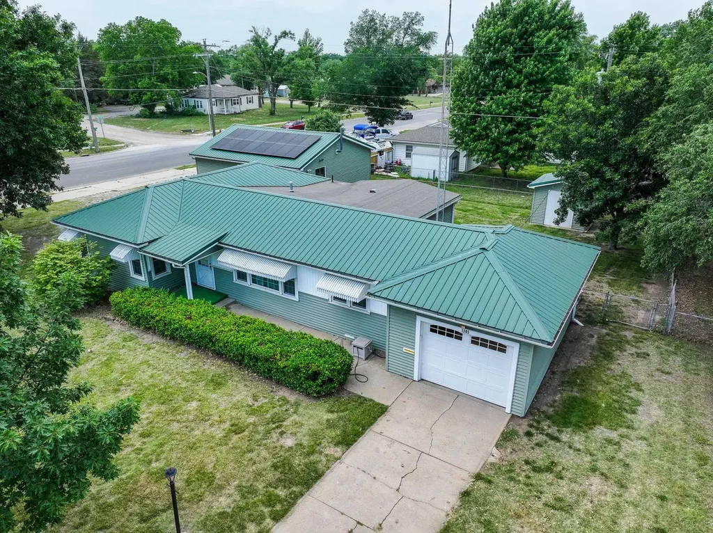 1305 N Country Club Road El Dorado KS 67042