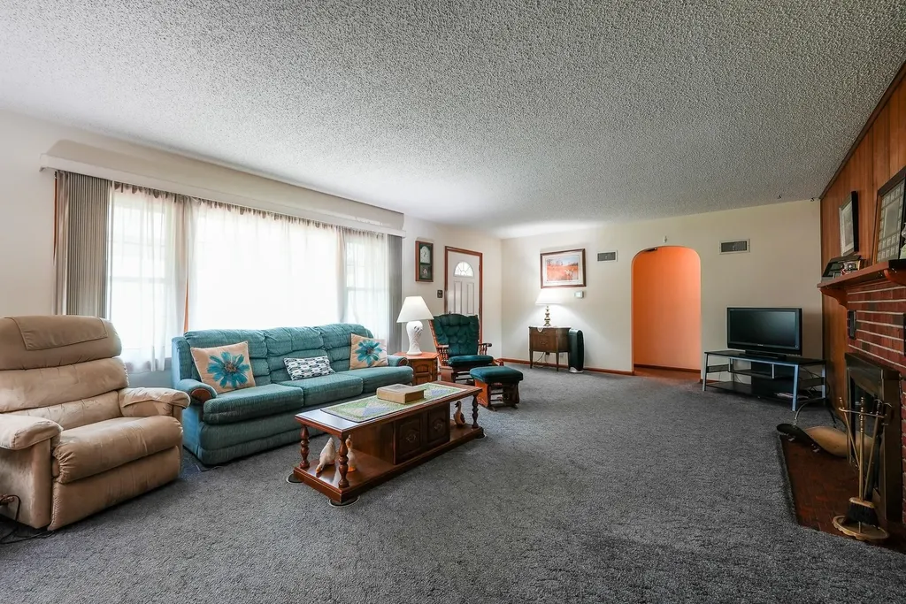 1305 N Country Club Road El Dorado KS 67042