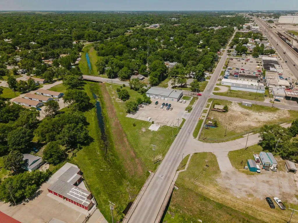 2555 N Market St & Additional Lots Wichita KS 67219