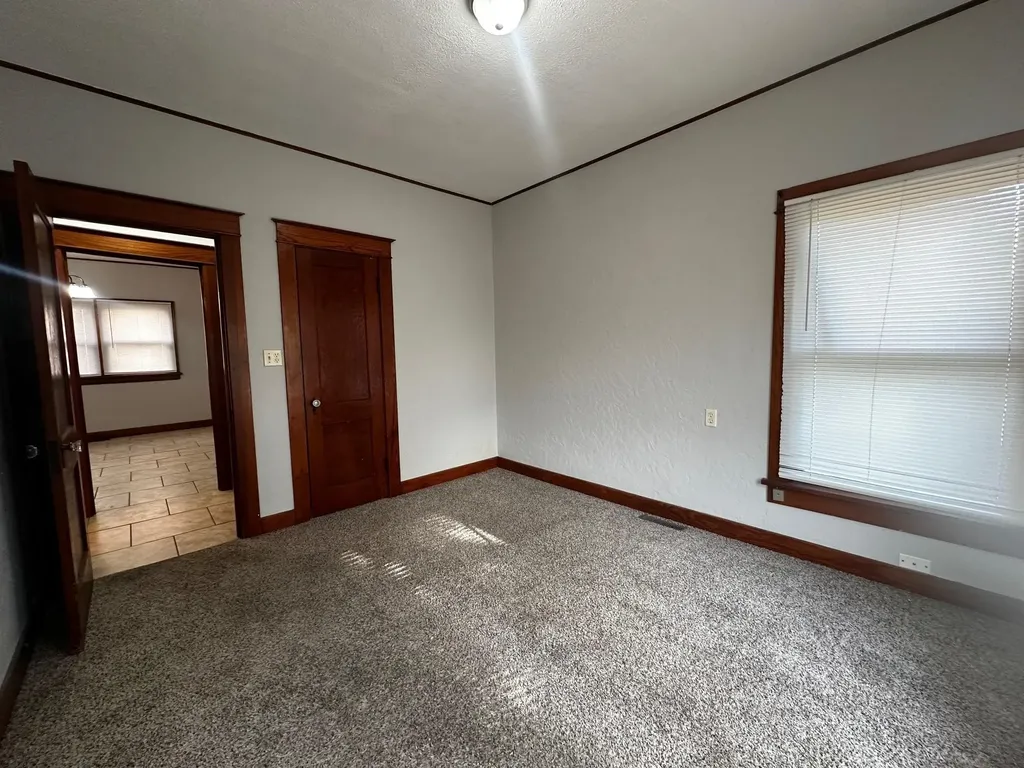 308 E 5th Avenue Arkansas City KS 67005
