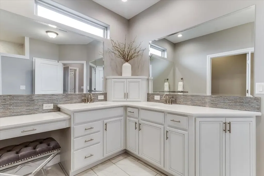 4936 N Prestwick Avenue Bel Aire KS 67226