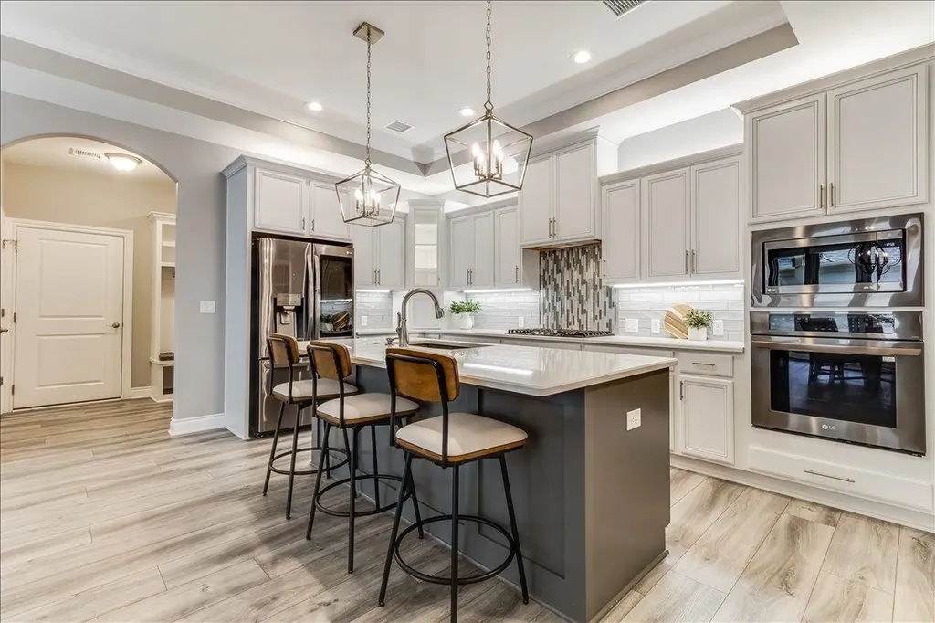 4936 N Prestwick Avenue Bel Aire KS 67226