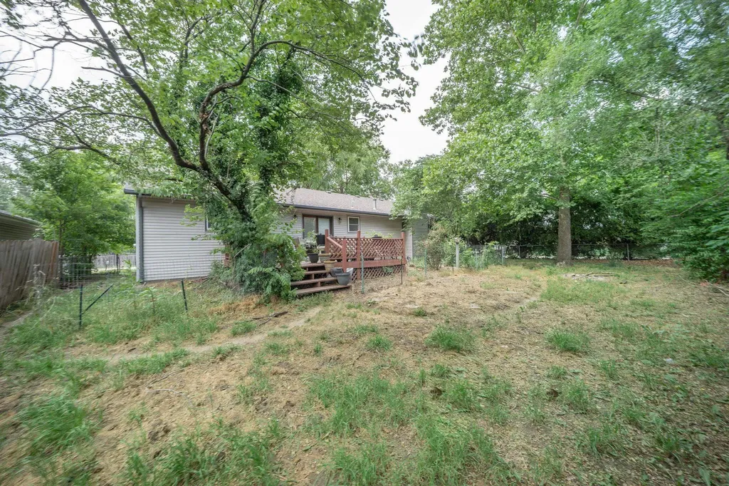 927 E 43rd Avenue Wichita KS 67216