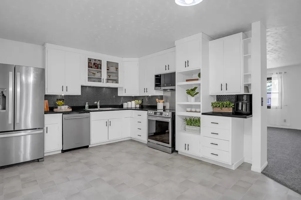 212 Brookside Drive Newton KS 67114