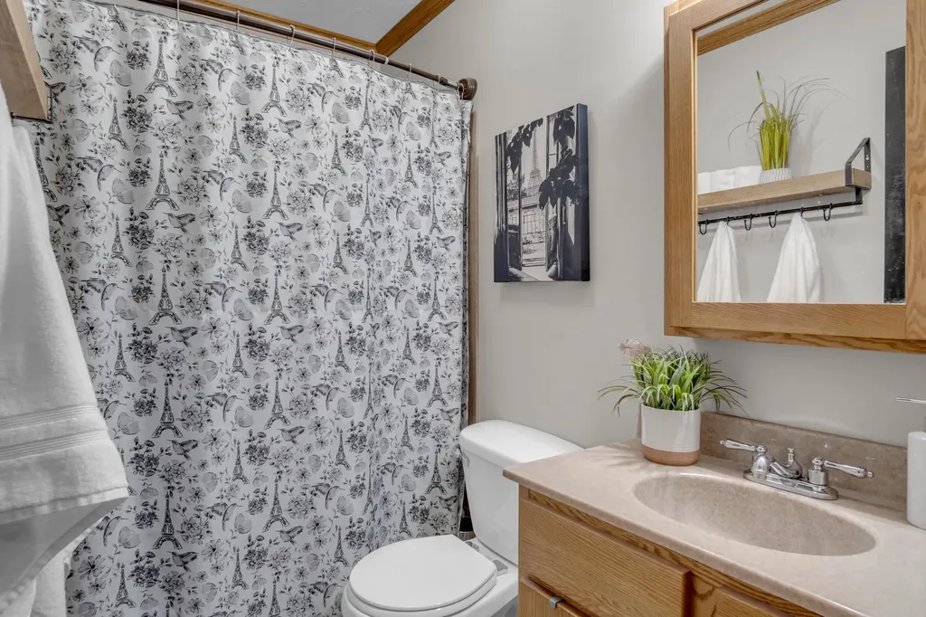 212 Brookside Drive Newton KS 67114