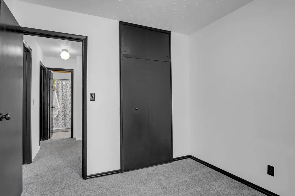 212 Brookside Drive Newton KS 67114
