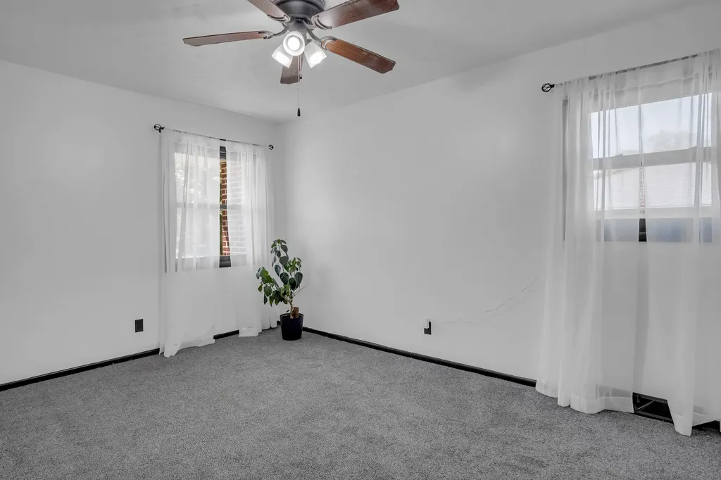 212 Brookside Drive Newton KS 67114