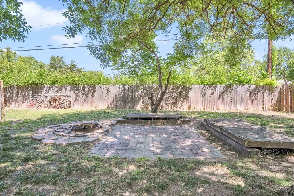 212 Brookside Drive Newton KS 67114
