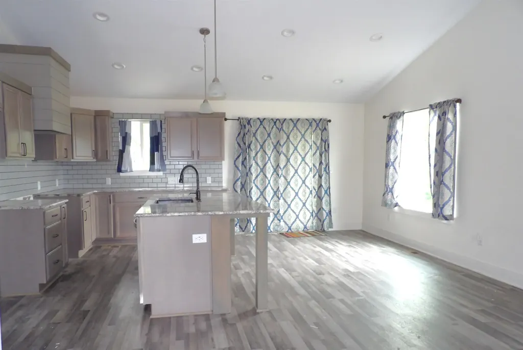 105 E Burlington Drive Mulvane KS 67110