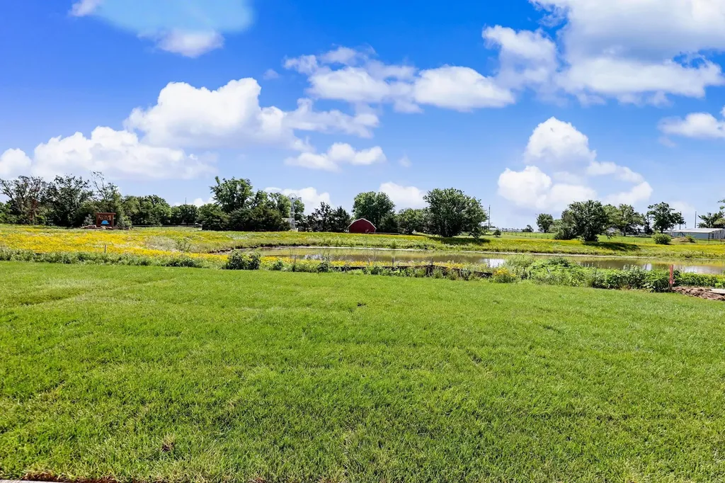946 N Main Goddard KS 67052