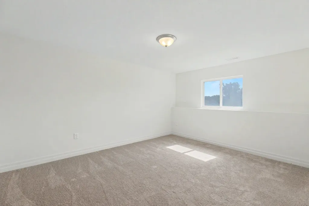 946 N Main Goddard KS 67052
