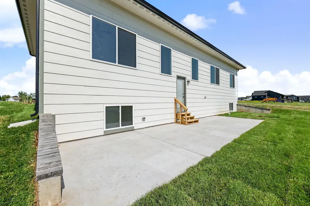 946 N Main Goddard KS 67052